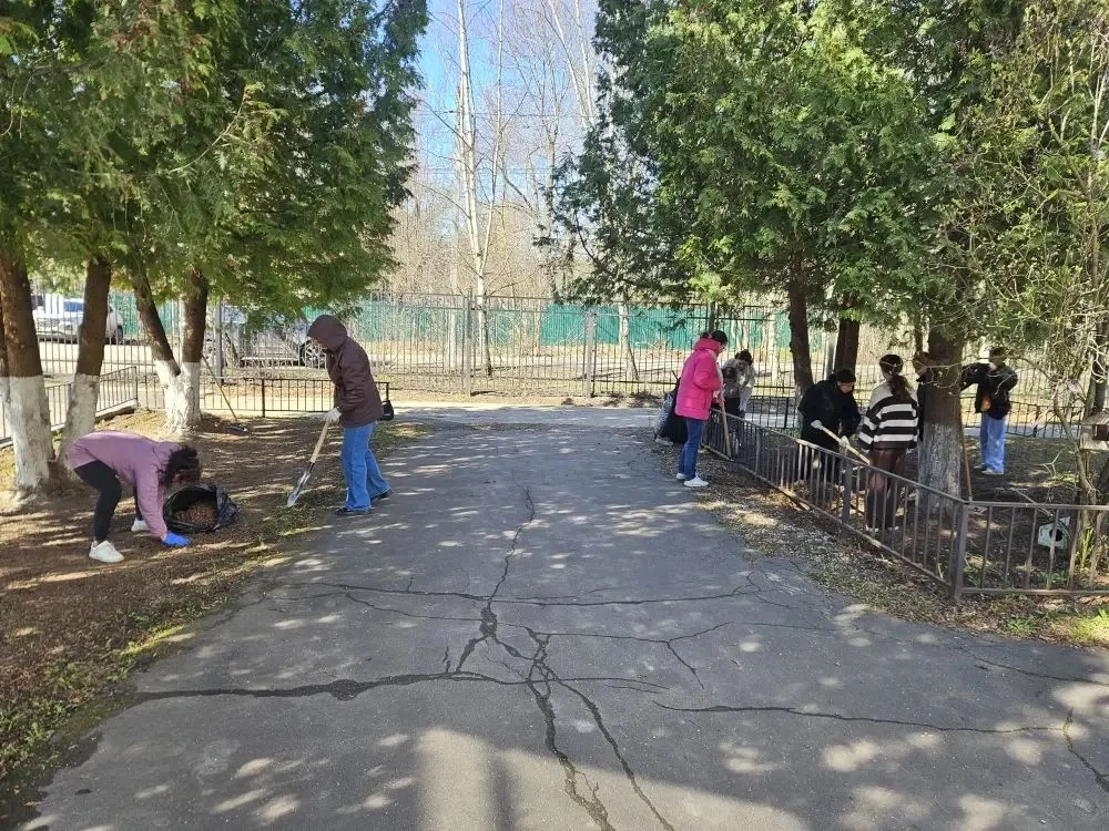 🧹✨ Сегодня, 25 апреля 2026 года, в МОУ СОШ имени Д. И. Зернова прошел по-настоящему весенний и проду
