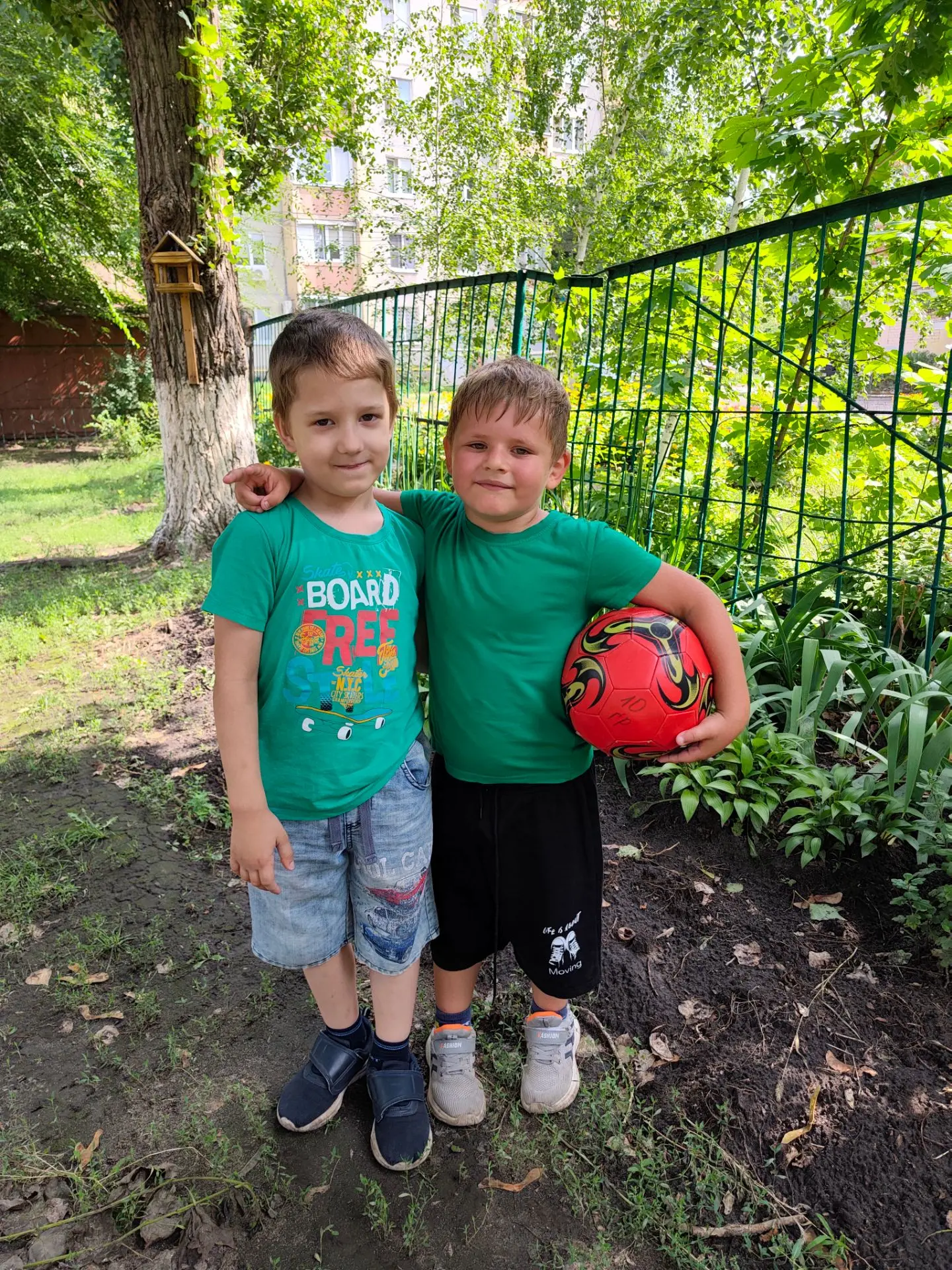 Дружба — это чудо!
👶🌟🥳

Ребята, а вы знаете, что такое дружба? Это когда у тебя есть настоящий ма
