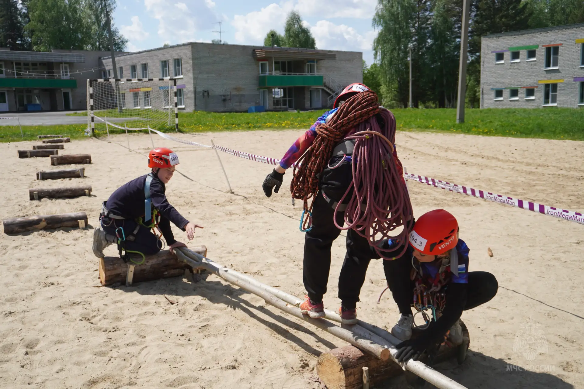💪Школа безопасности: Ряд сложнейших испытаний и спортивный азарт  ⛺Сегодня участники преодолевали сл