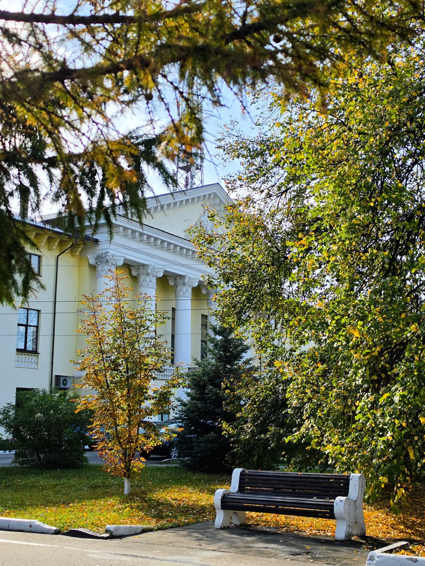 Последний сентябрьский день на улицах Бора