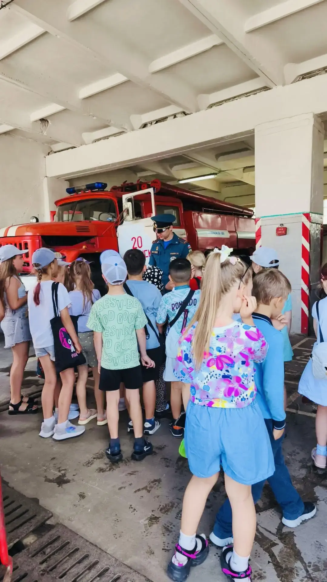 ☀️Безопасность и поэзия: день в летнем лагере☀️

Сегодня в нашем летнем лагере прошёл по‑настоящему 