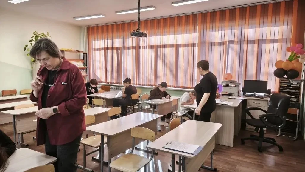 🔥 «Зарница 2.0» набирает обороты!  Уже второй день наша школа гостеприимно встречает участников трет