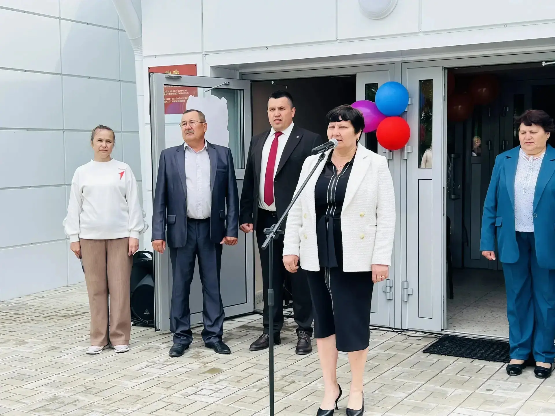 Вот и прозвенел последний звонок для выпускников 2026 года МБОУ "Климовская СОШ" 🔔