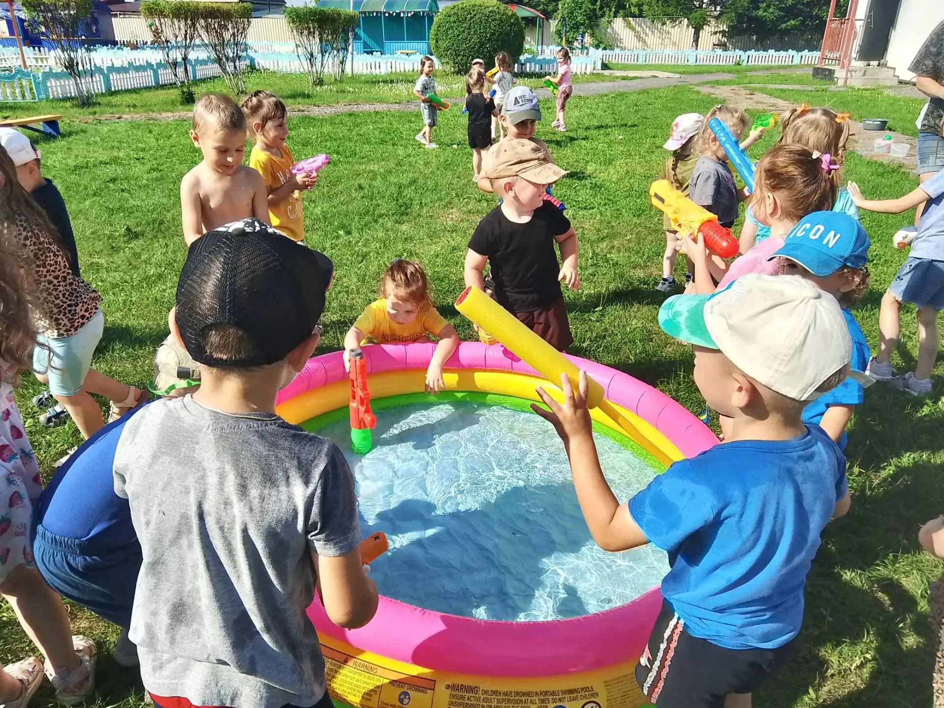 Встречаем День Ивана Купала!🌈🌞
Ребята узнали, что этот день связан с водой, ☀️ солнцем, цветами и 