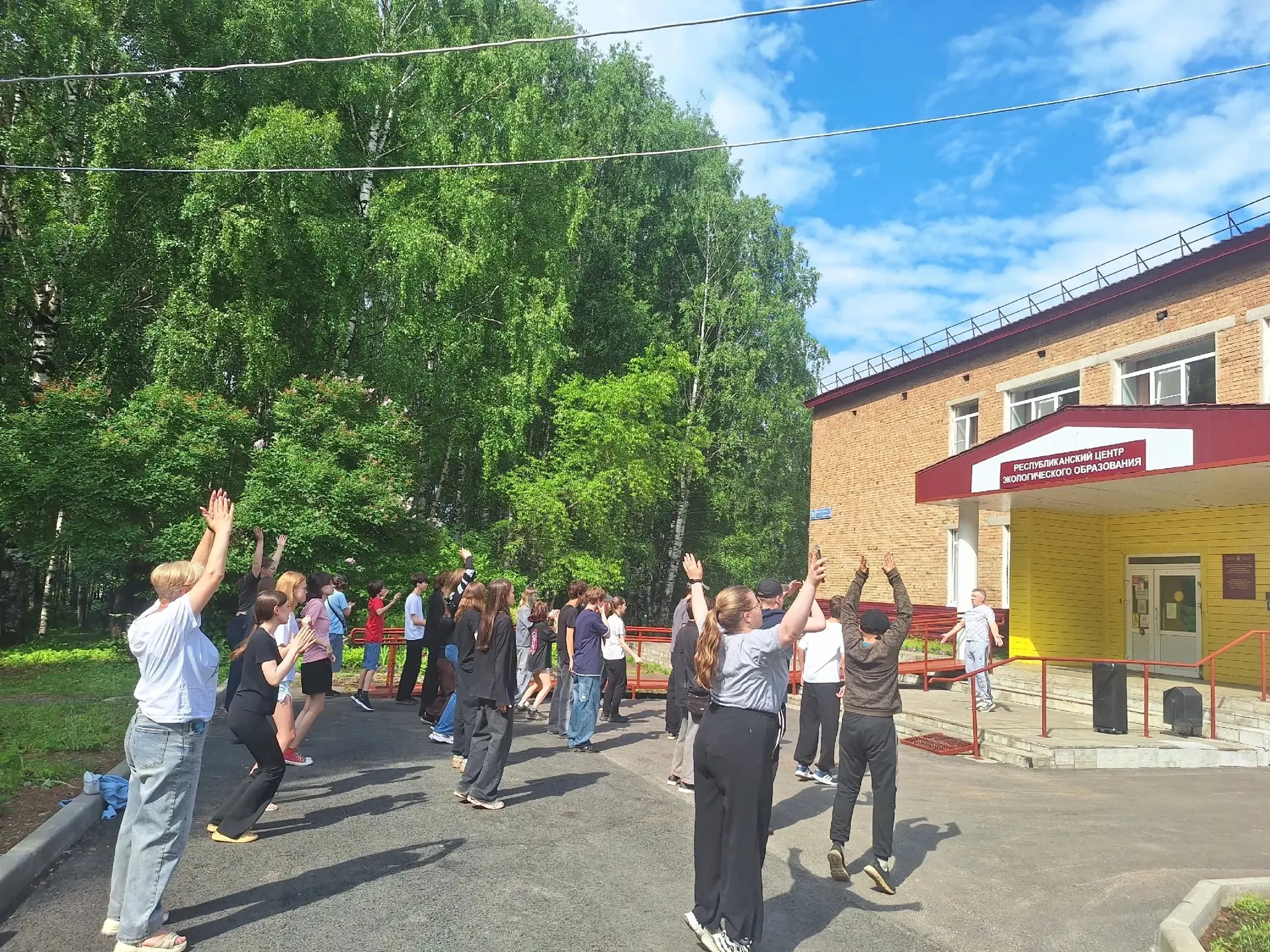 Трудимся и отдыхаем с пользой! 

В «Мастерской уюта» ребята освоили технику отлива из гипса. На круж