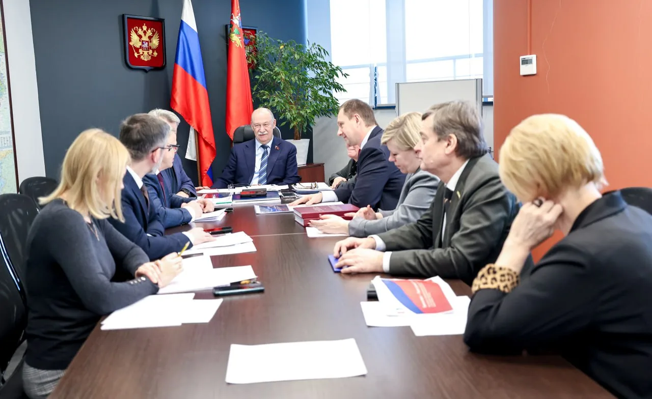 Вместе с командой принял участие в заседании комитета Московской областной Думы под председательство