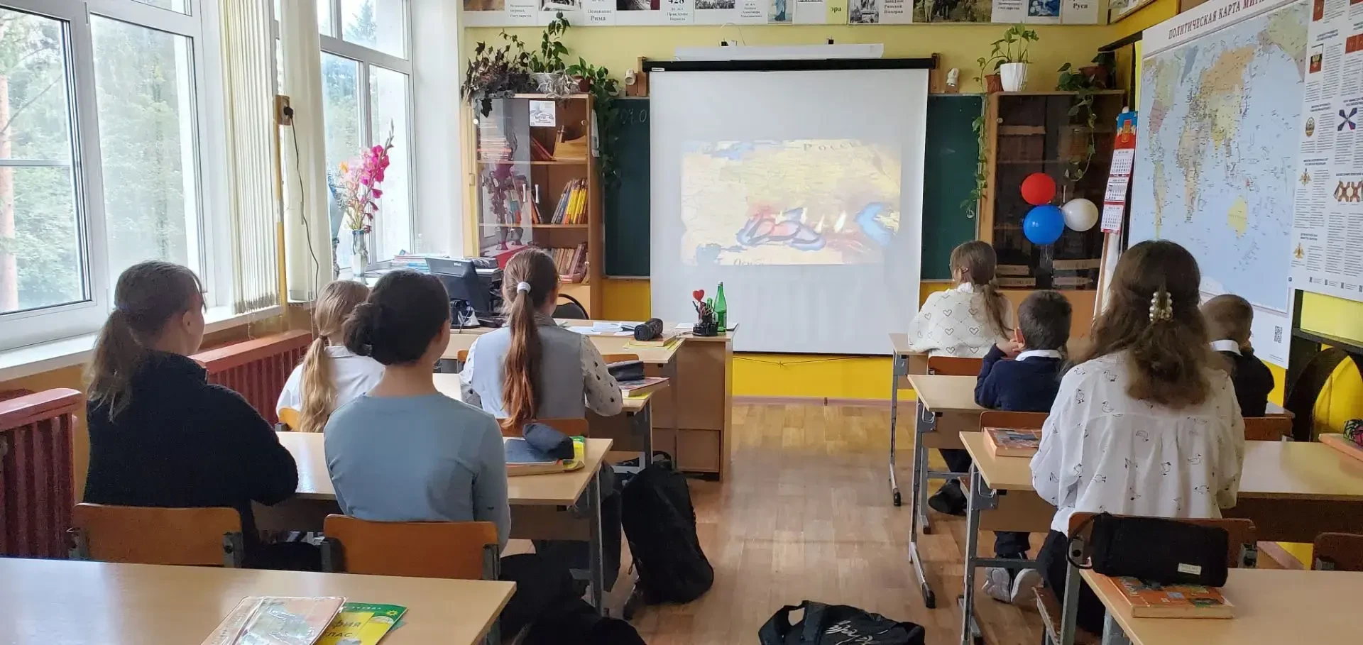 В понедельник, 7 сентября 2026 года, в МОУ"Большеборковская СОШ" прошло очередное занят...