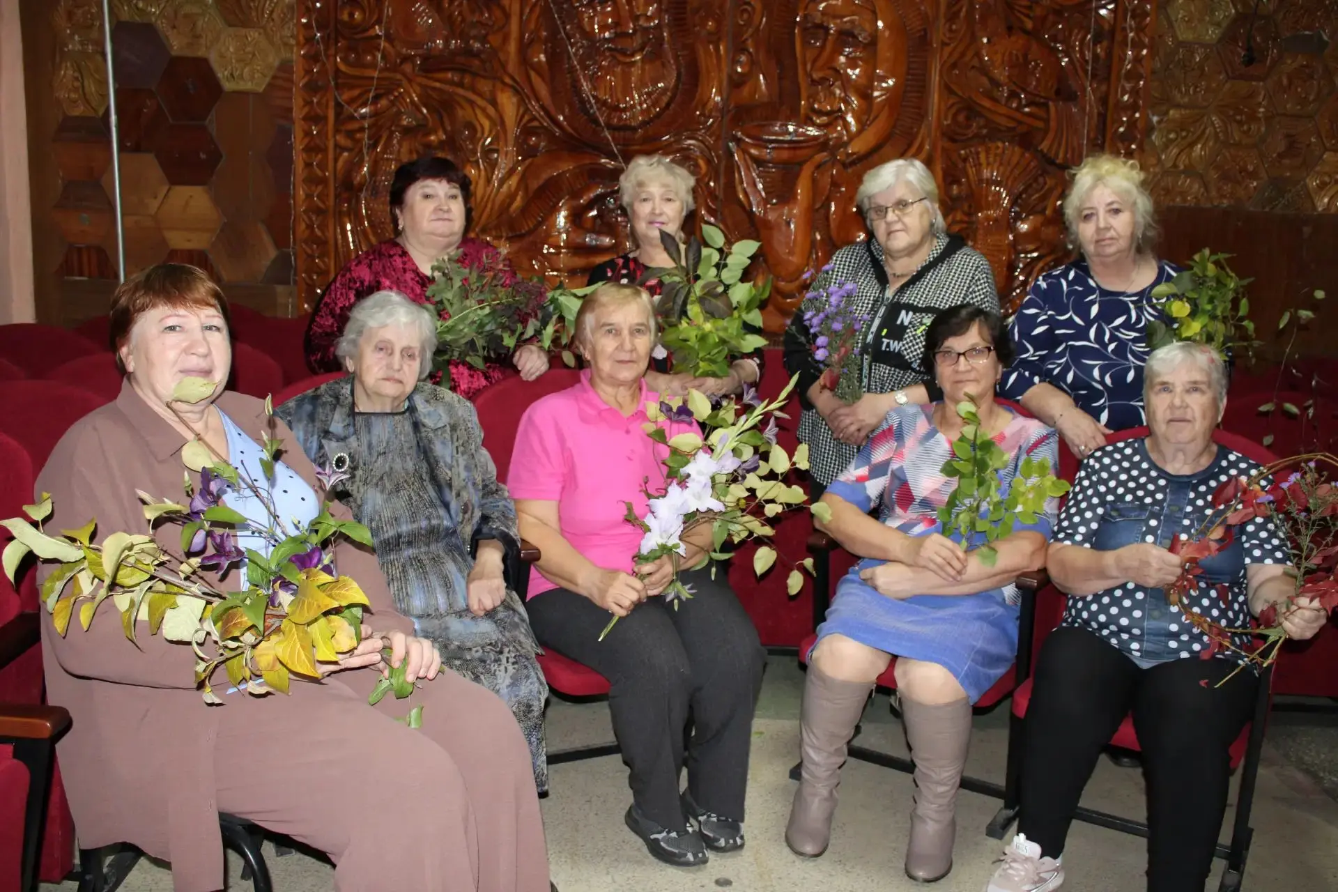 «Пусть осень жизни будет золотой!»