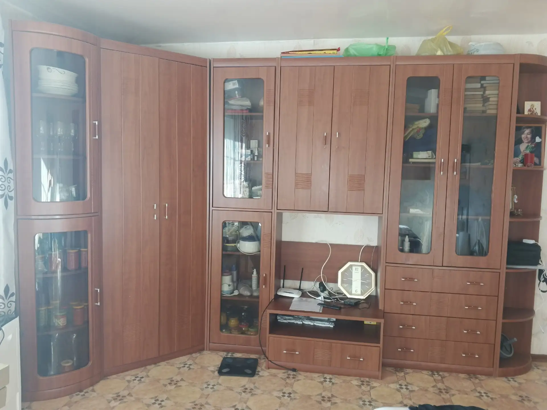 Отдам даром стенку. Самовывоз. Территориально забирать на улице Зорге.