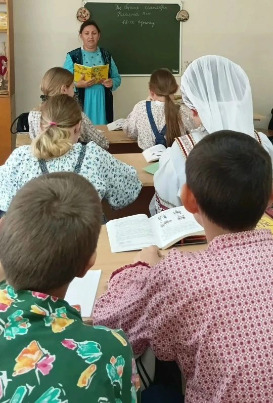 Сегодня, 11 сентября, у нас прошел День национального костюма. Уроки прошли в необычной...