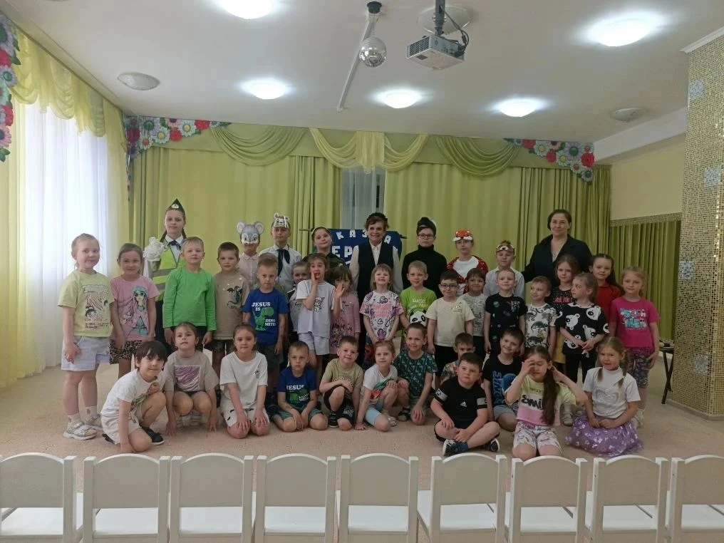 Даже в младшем дошкольном возрасте ребёнок может усвоить базовые понятия: что такое дорога и каково 