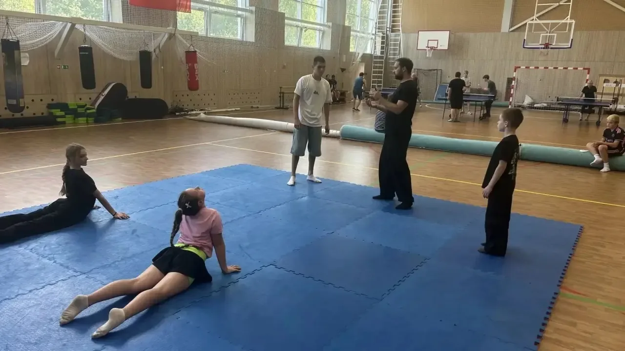 День физкультурника в Молодёжном прошёл при отличной погоде и бодром настроении.
