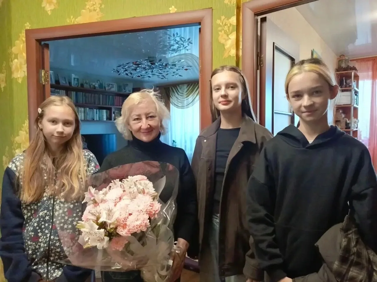🍂 День учителя - это праздник тех, кто однажды выбрал сердцем школу и остался верен ей...