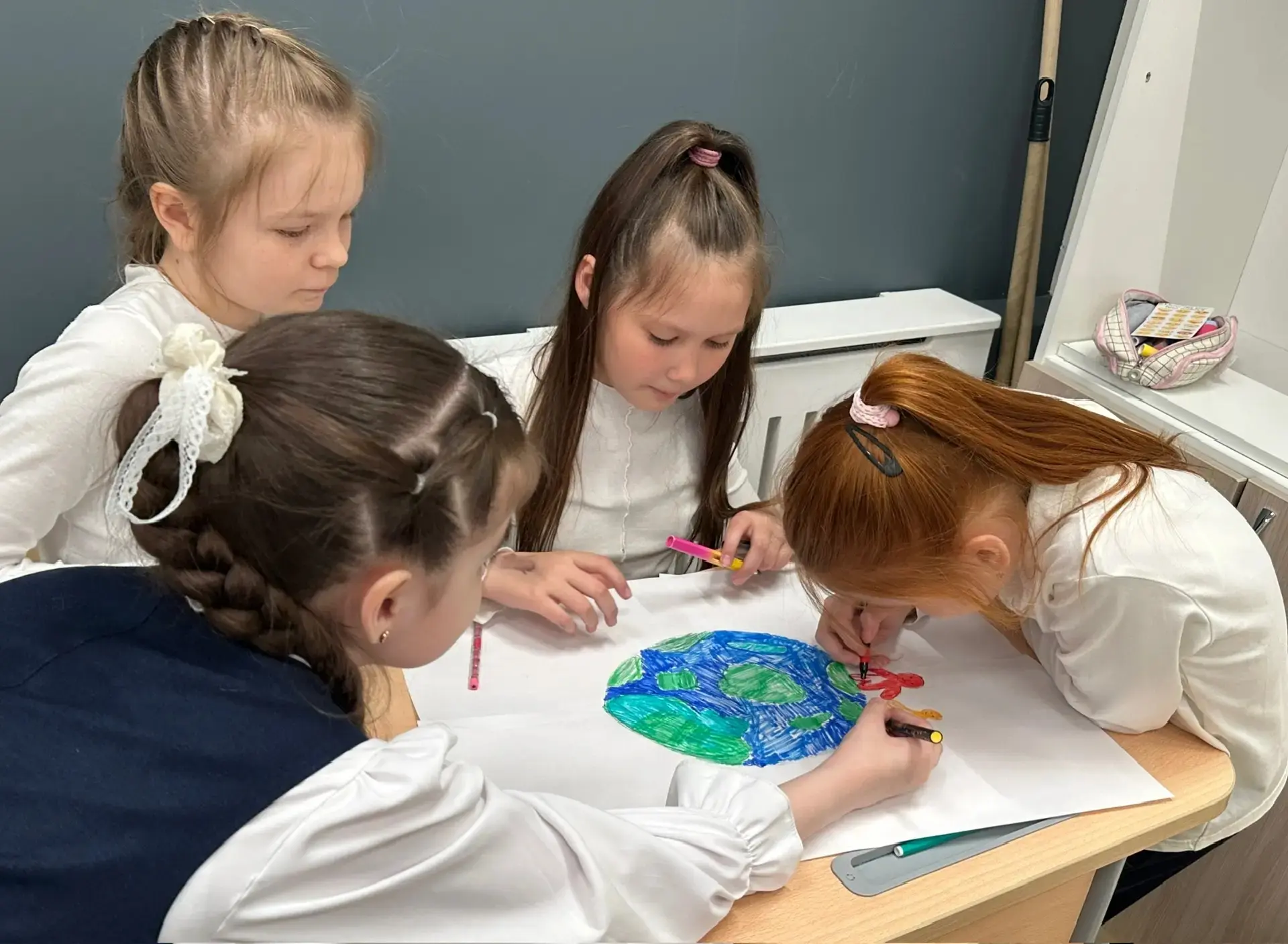 🌿 25 апреля — Всероссийский день «Эколят» 🌍  Ежегодно 25 апреля в России проходит День «Эколят» — юн