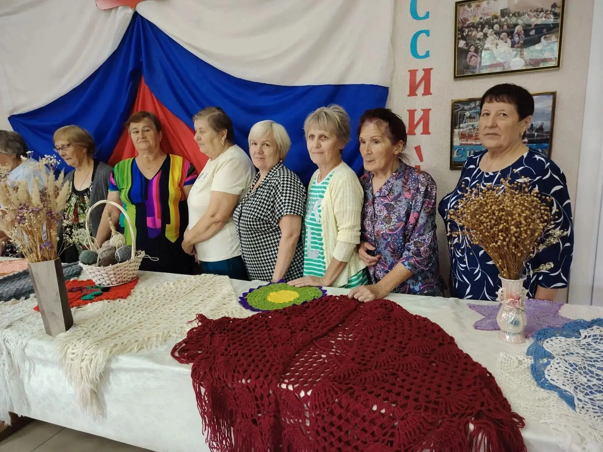 В Емуртлинском СДК прошла выставка декоративно-прикладного творчества «Радуга талантов».