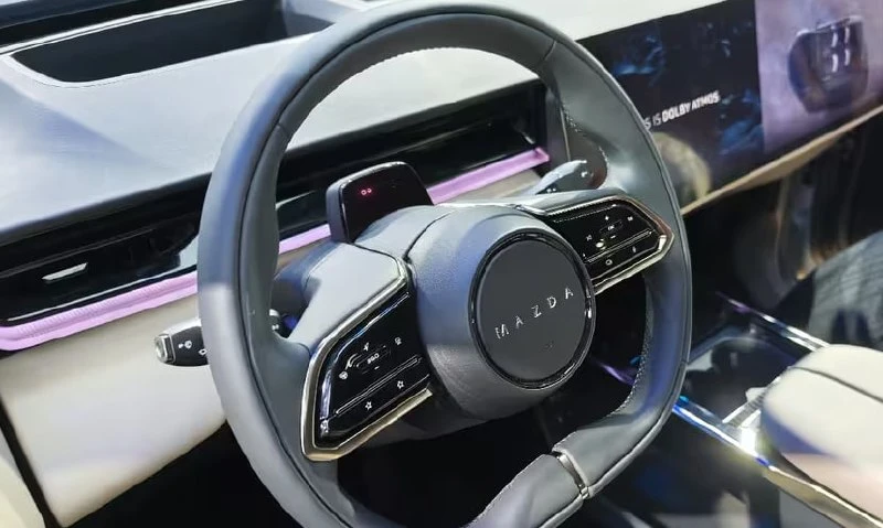 Mazda запатентовала систему, помогающую правильно сесть за рулём.