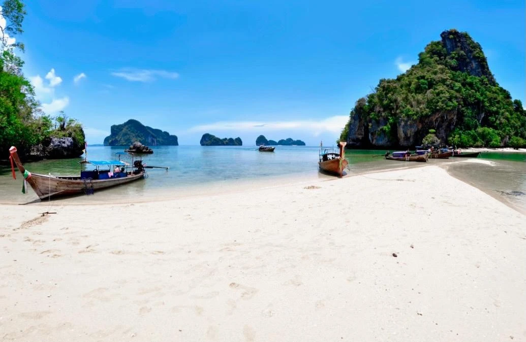 Остров Пакбиа, Таиланд 🇹🇭  🔹 Пакбиа - остров в Таиланде, входящий в состав архипелага Хонг.  На остр