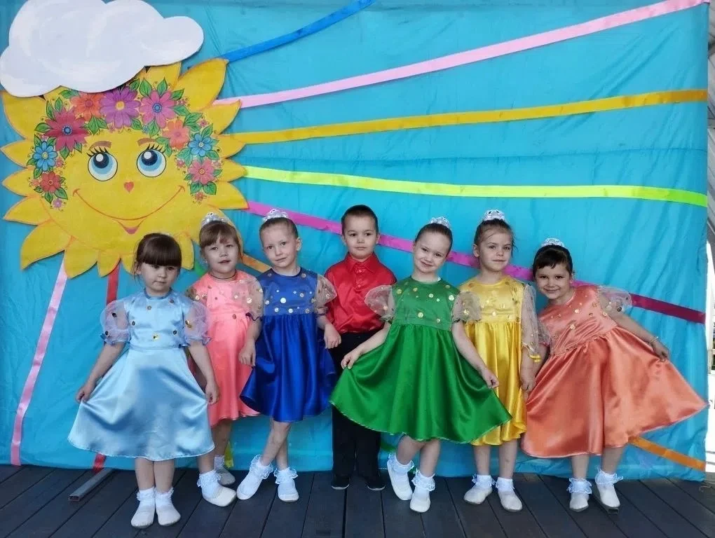 💃ДЕБЮТ НА БОЛЬШОЙ СЦЕНЕ! 

🤩Сегодня в Городском саду проходит праздник ДЕТСТВА. 
Наши  звёздочки, 