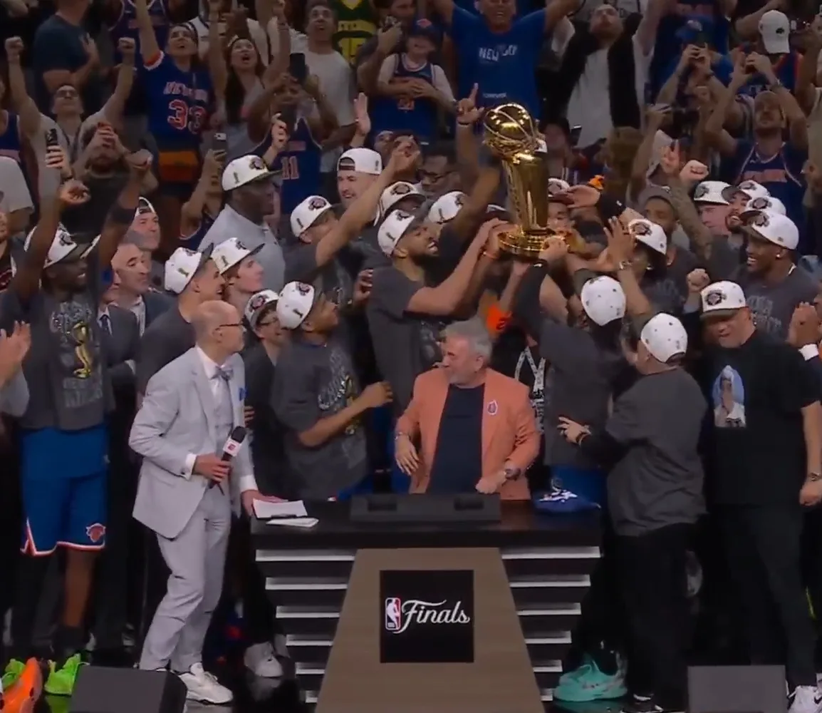 🏆🏆🏆КУБОК ЛАРРИ О'БРАЙЕНА – У «НИКС»!!! Мы смотрим на исторические моменты

@match_basket_dunk