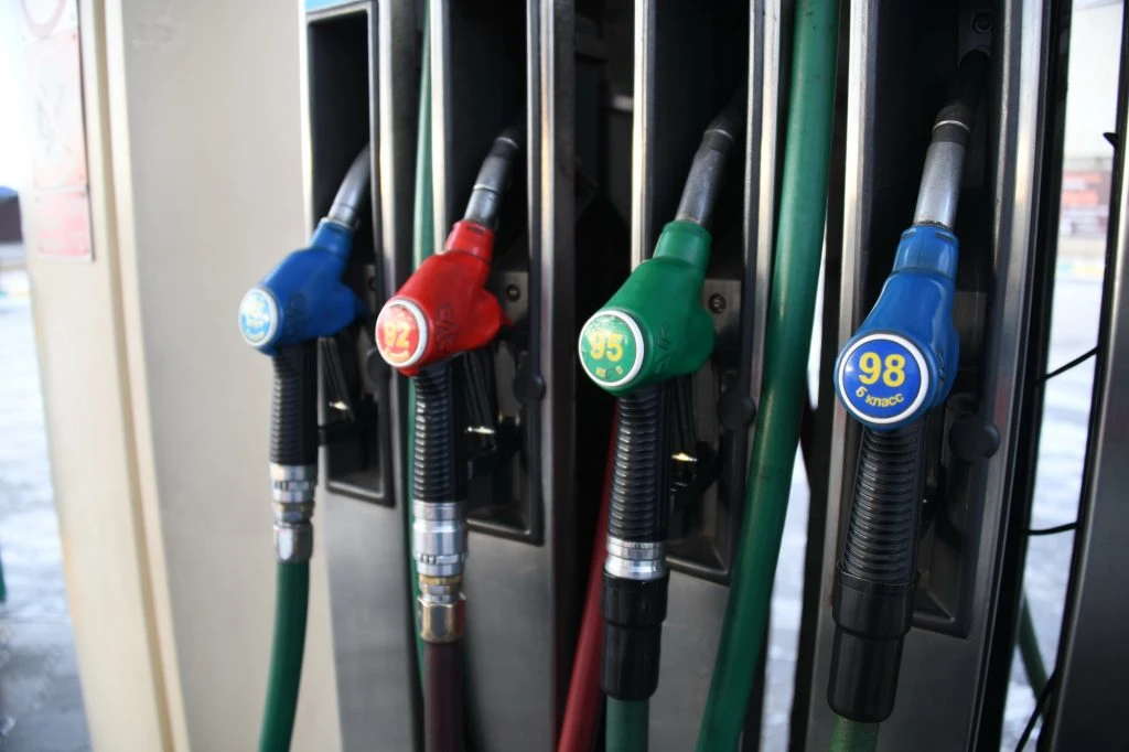 Заправку Нефтемаркета в Чите подключили к электронной очереди