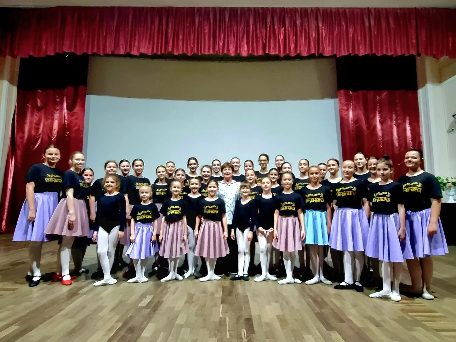🩰🎭 МАСТЕР-КЛАСС 
Сегодняшняя репетиция Образцового ансамбля народного танца "Иван-да-Марья" превра