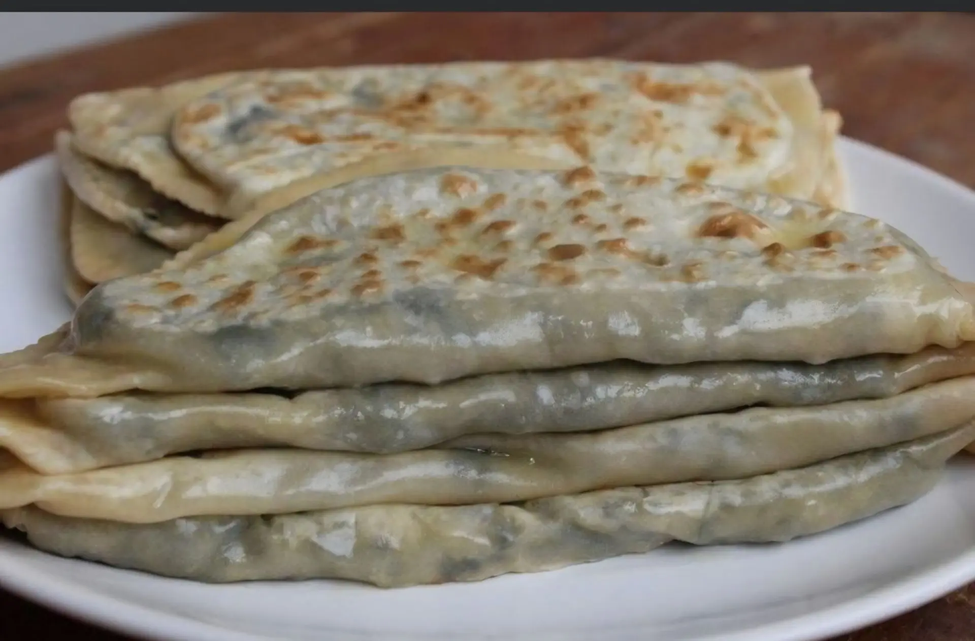 Лепешки с зеленью, или афары — вкусное и простое блюдо, которое готовится быстро, получ...