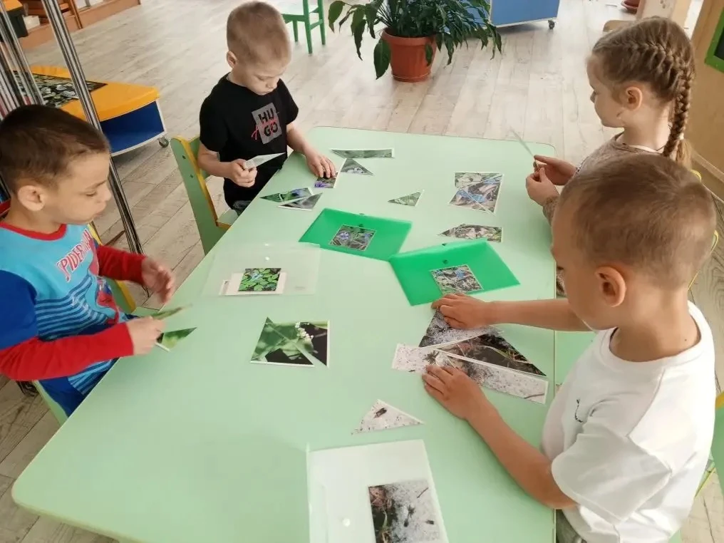 ✨ Музейный урок о первоцветах: первые вестники весны!  Сегодня в старшей группе прошёл увлекательный