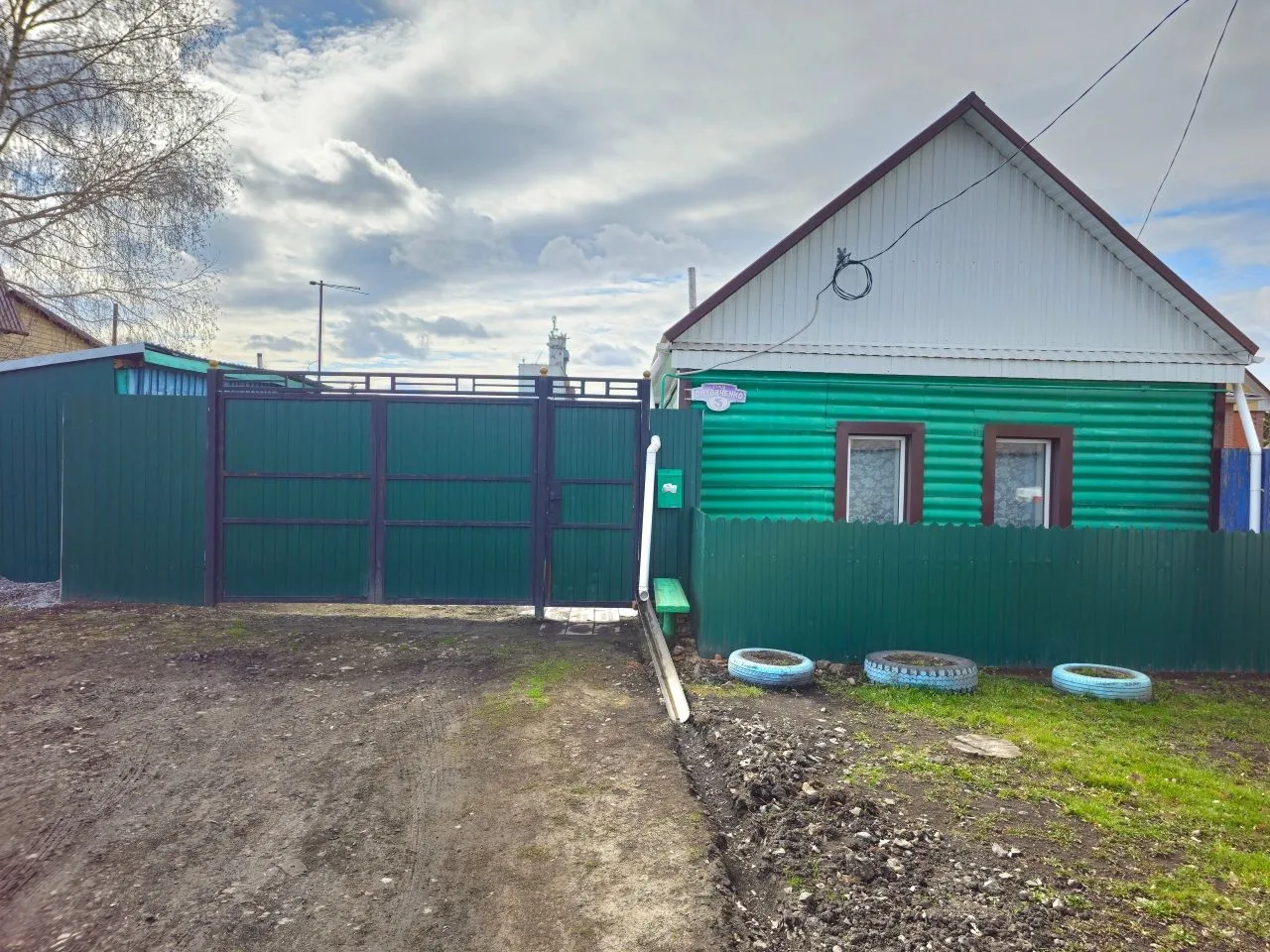На продаже дом (52,3 кв.м.) в центральной части г. Калачинска по ул. Литовченко (в районе АТП-36). Д