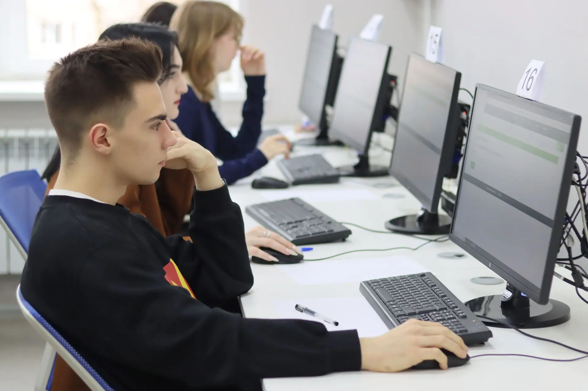 Тест на учителя 👩‍🏫✅  Четверокурсники восьми факультетов прошли масштабное тестирование по педагогик