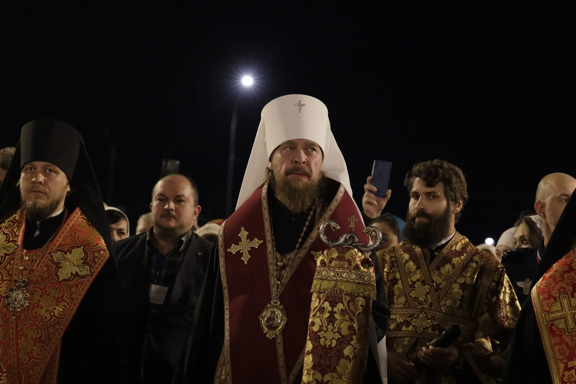 Православные верующие наконец дождались прибытия в Челябинск десницы святителя Спиридон...