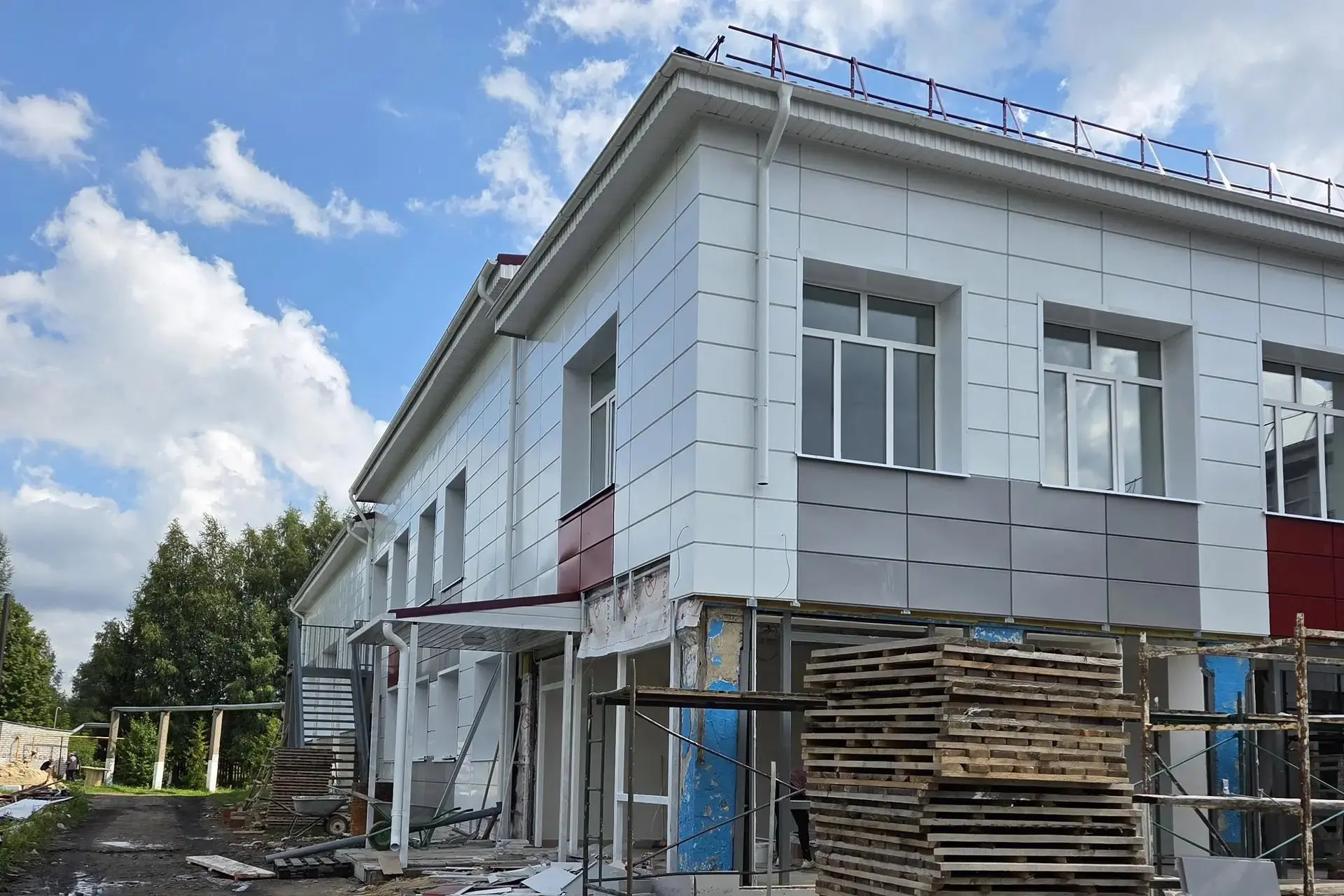 В Карабай-Шемуршинской школе завершаются основные работы