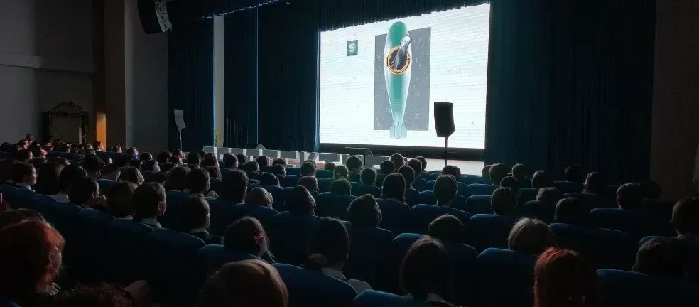 🚀 Космическое кино: смотрим и вдохновляемся! В преддверии Дня космонавтики (12 апреля) для учеников 