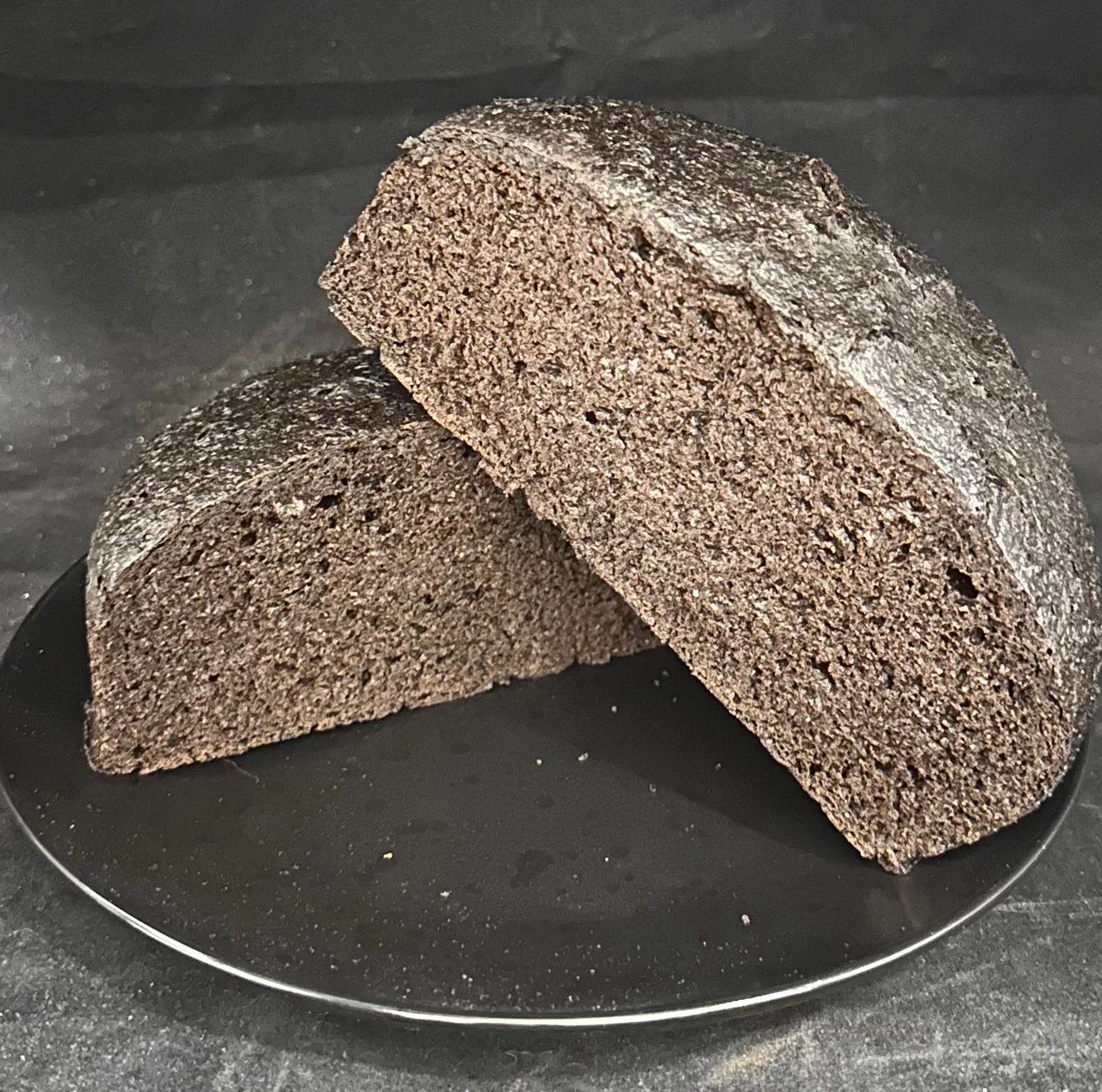 ВНИМАНИЕ! В пекарне появился тёмный властелин вкуса — хлеб «Тёмный лорд»!