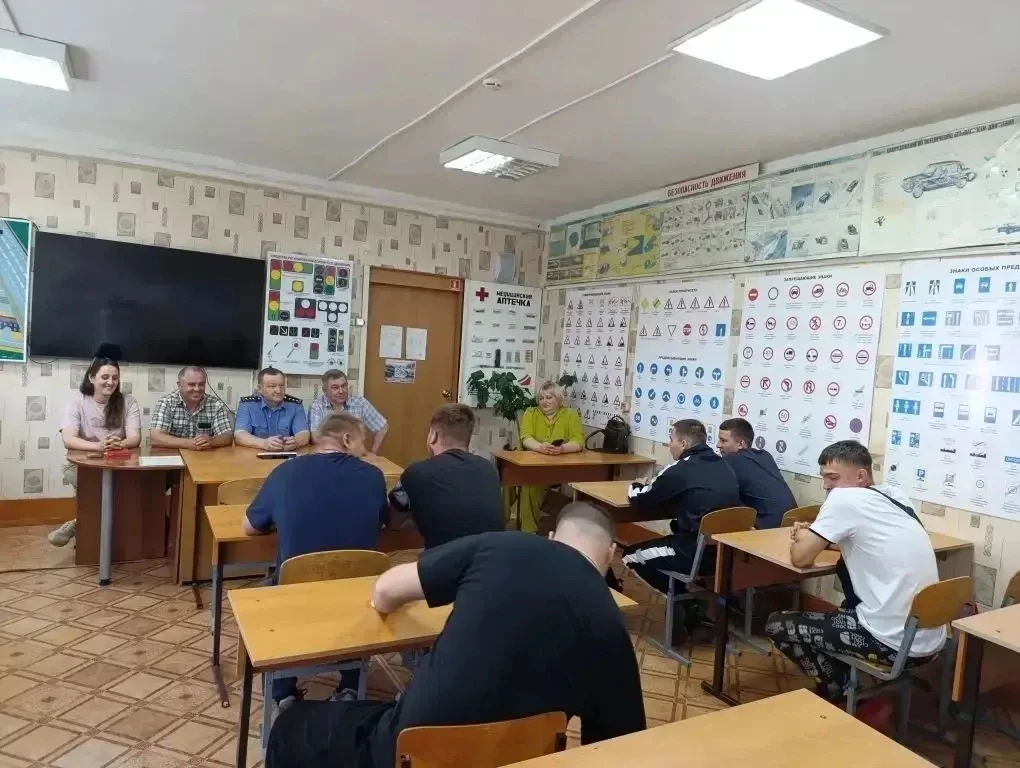 🚜 Карьера начинается здесь!

11 июня в Тяжинском агропромышленном техникуме прошла важная встреча с