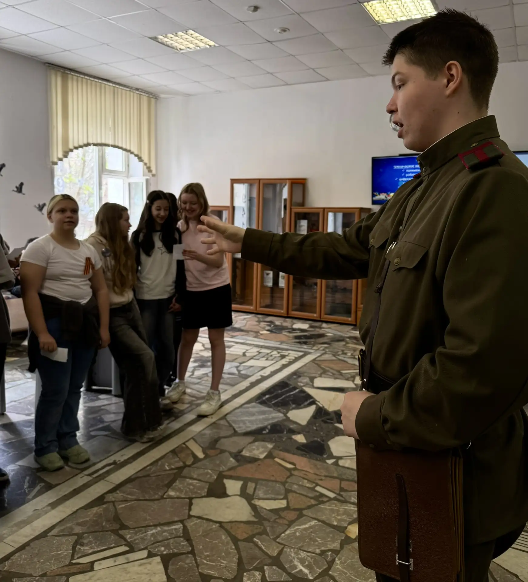 В преддверии великого праздника в нашей школе прошли особенные активные перемены, посвященные Дню По