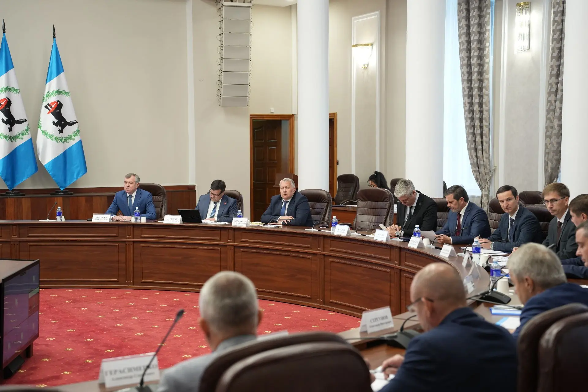 В Правительстве Иркутской области обсудили меры антитеррористической безопасности в шко...