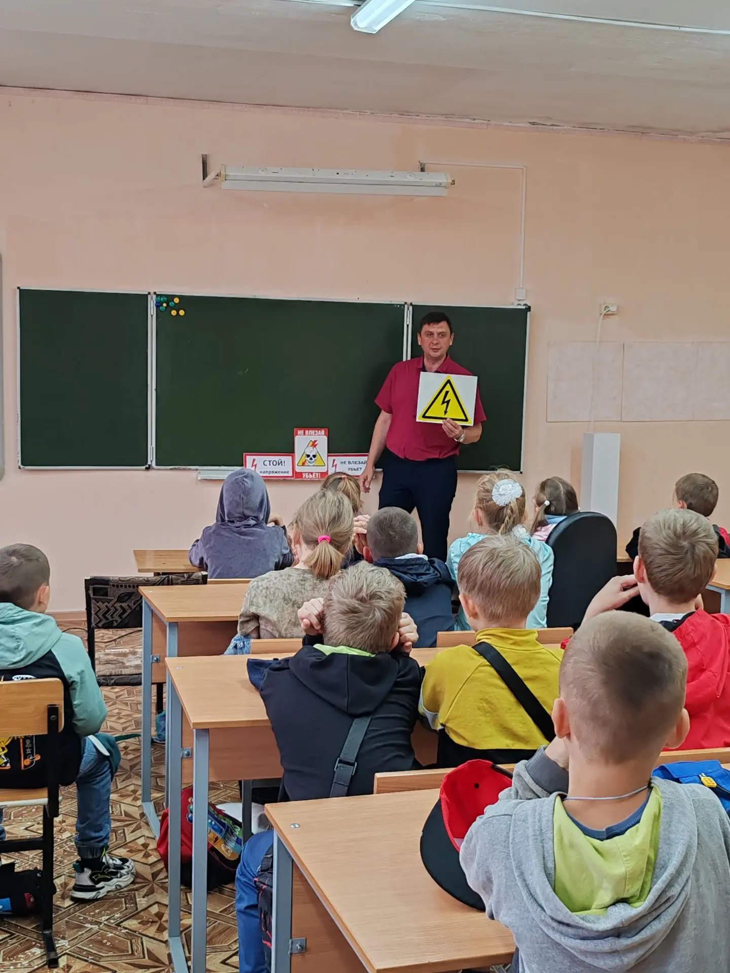 🌿В нашей школе продолжается веселая и содержательная лагерная жизнь, и сегодня отмечается уже 11- й