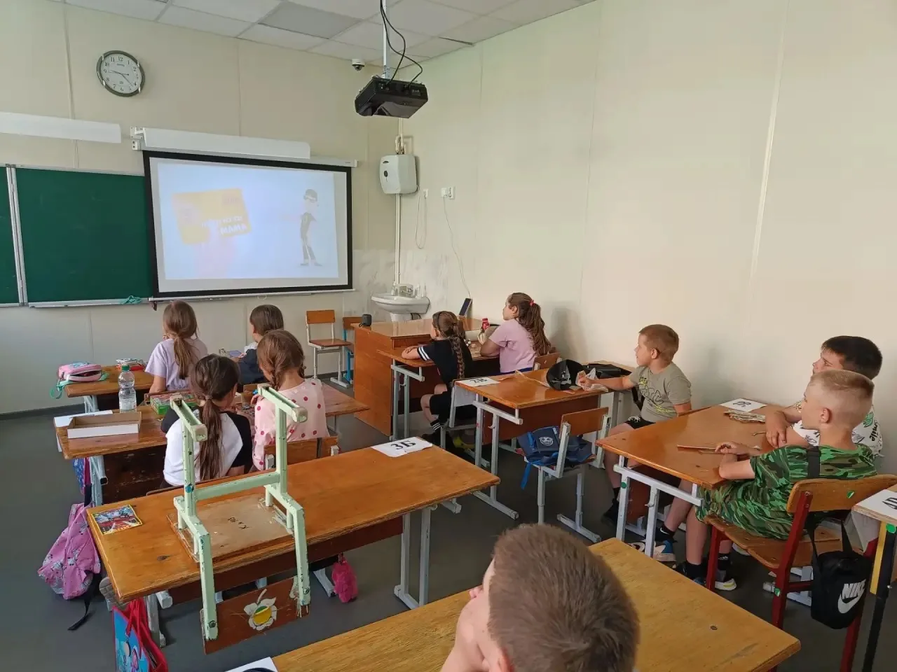 🎉 Двенадцатый день в лагере «Орлята на каникулах» прошёл ярко и с размахом!

Сегодня у нас День нар