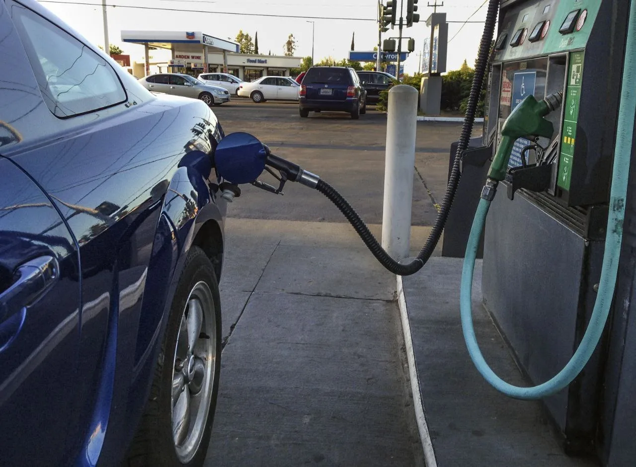 ⛽️ Бензин в Приангарье дороже, чем в среднем по Сибири

Иркутская область остается одним из самых «д