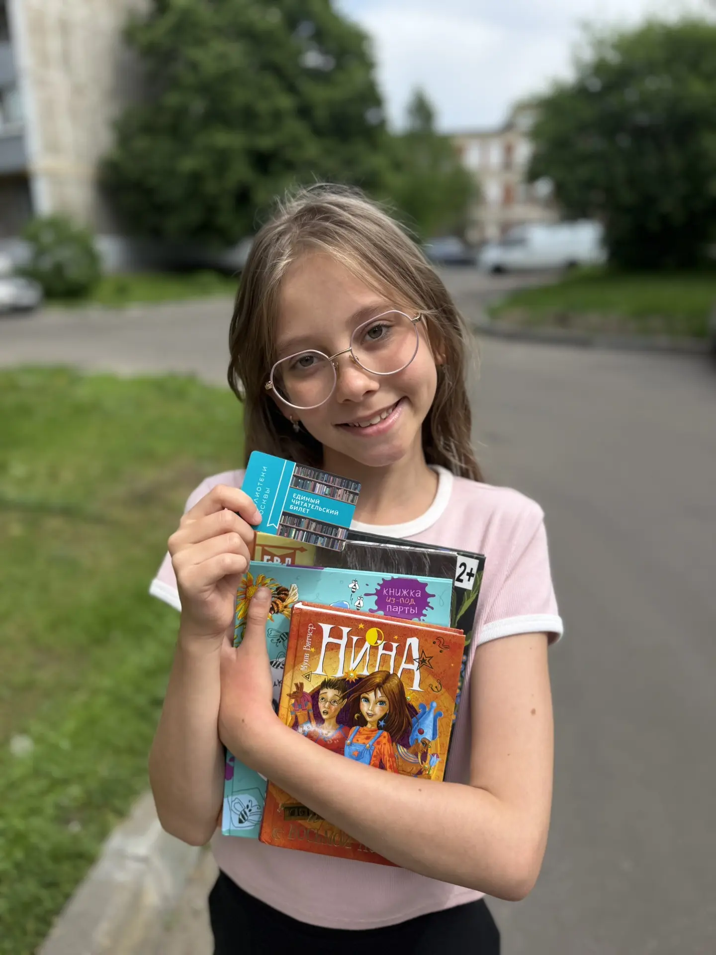 Наша дочь Софи очень любит читать 🤩
