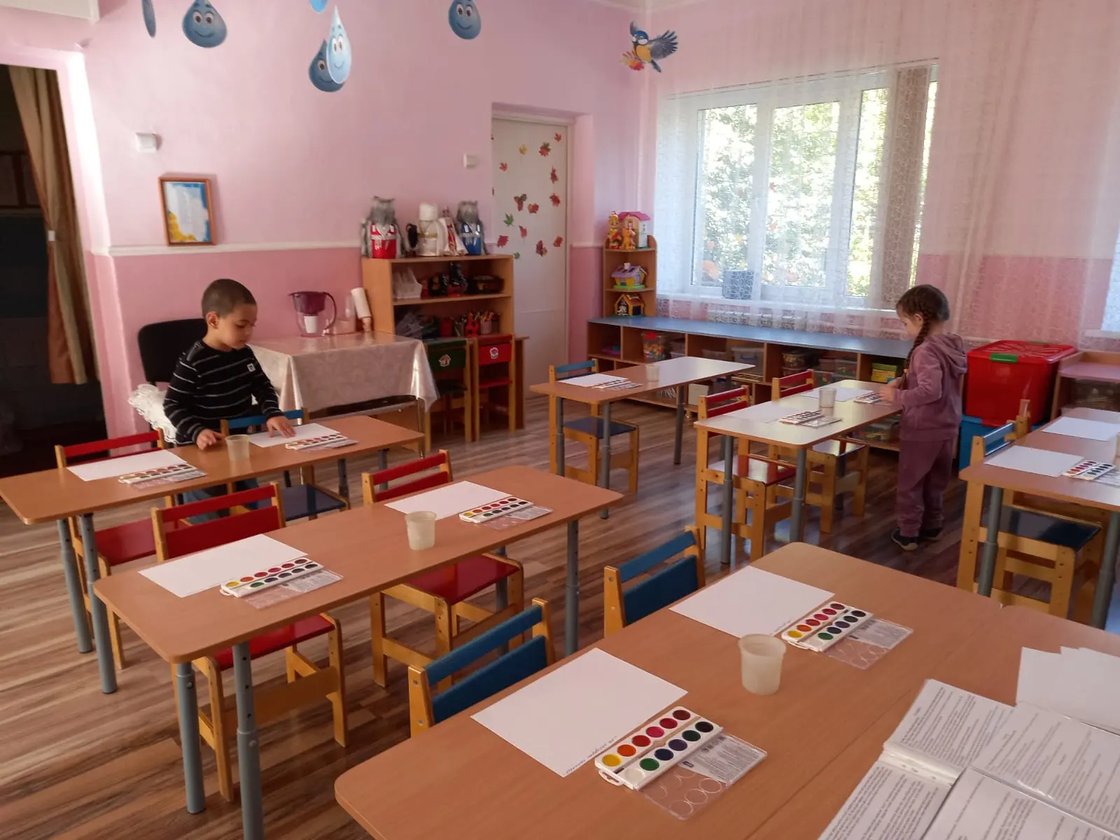 Занятие в 1старшей полилингвальной группе, воспитатель Макиева И. Б. Рисование ,, Наша ...