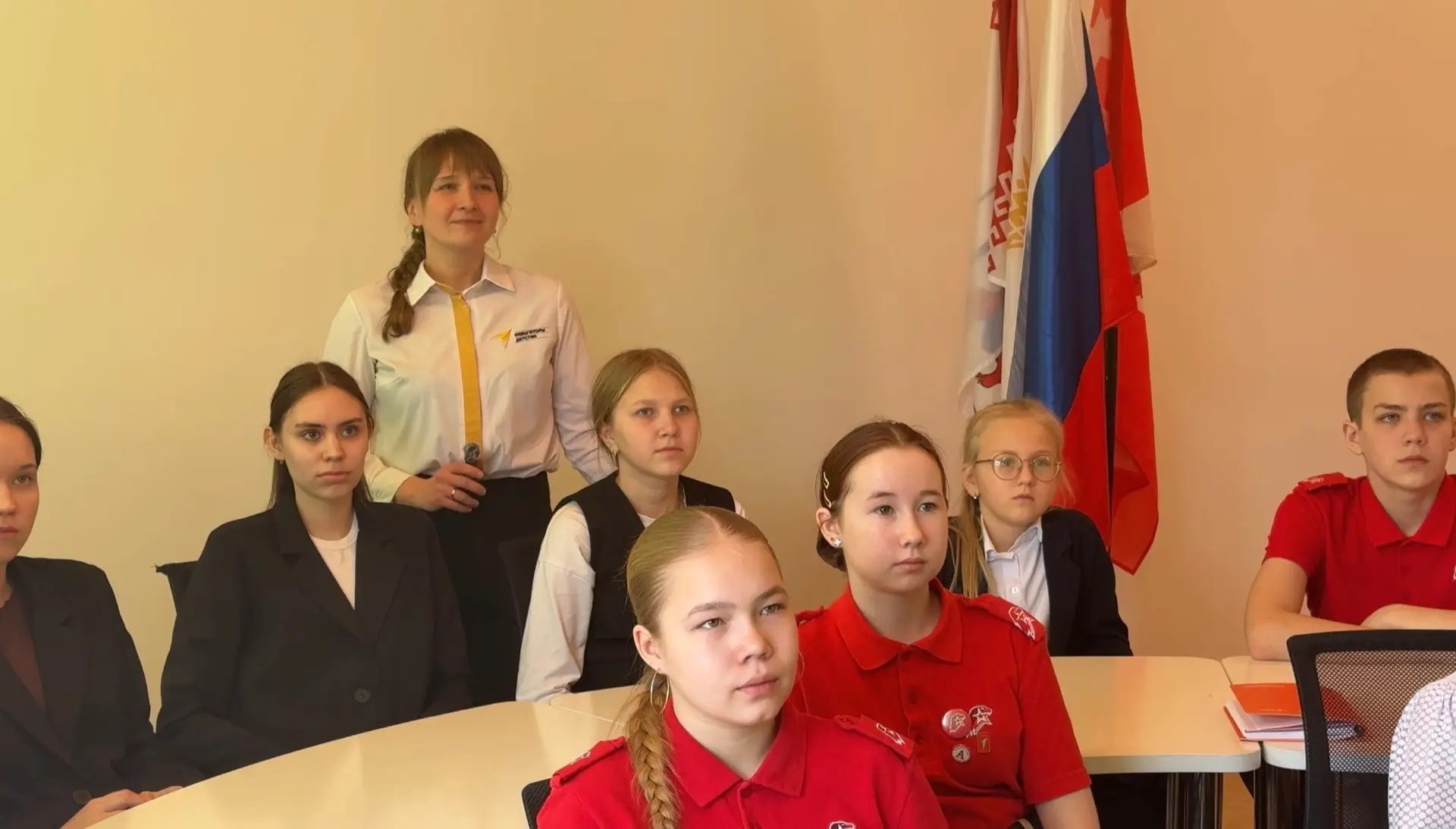 Крым и Россия едины! 🇷🇺  Сегодня активисты первичного отделения Движения Первых школы №3 п. Советски