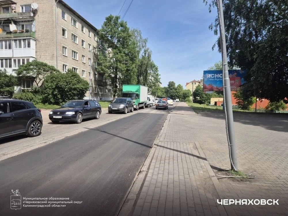 Муниципальные дорожные службы завершили комплексный ямочный ремонт на улице Дачной. 

"Чтобы дорожны