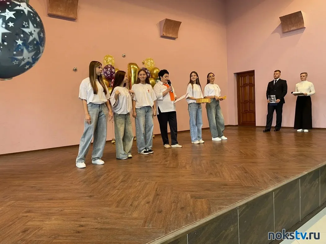 Будущие техники, механики, сварщики и машинисты. Сегодня День знаний встречают и в Ново...