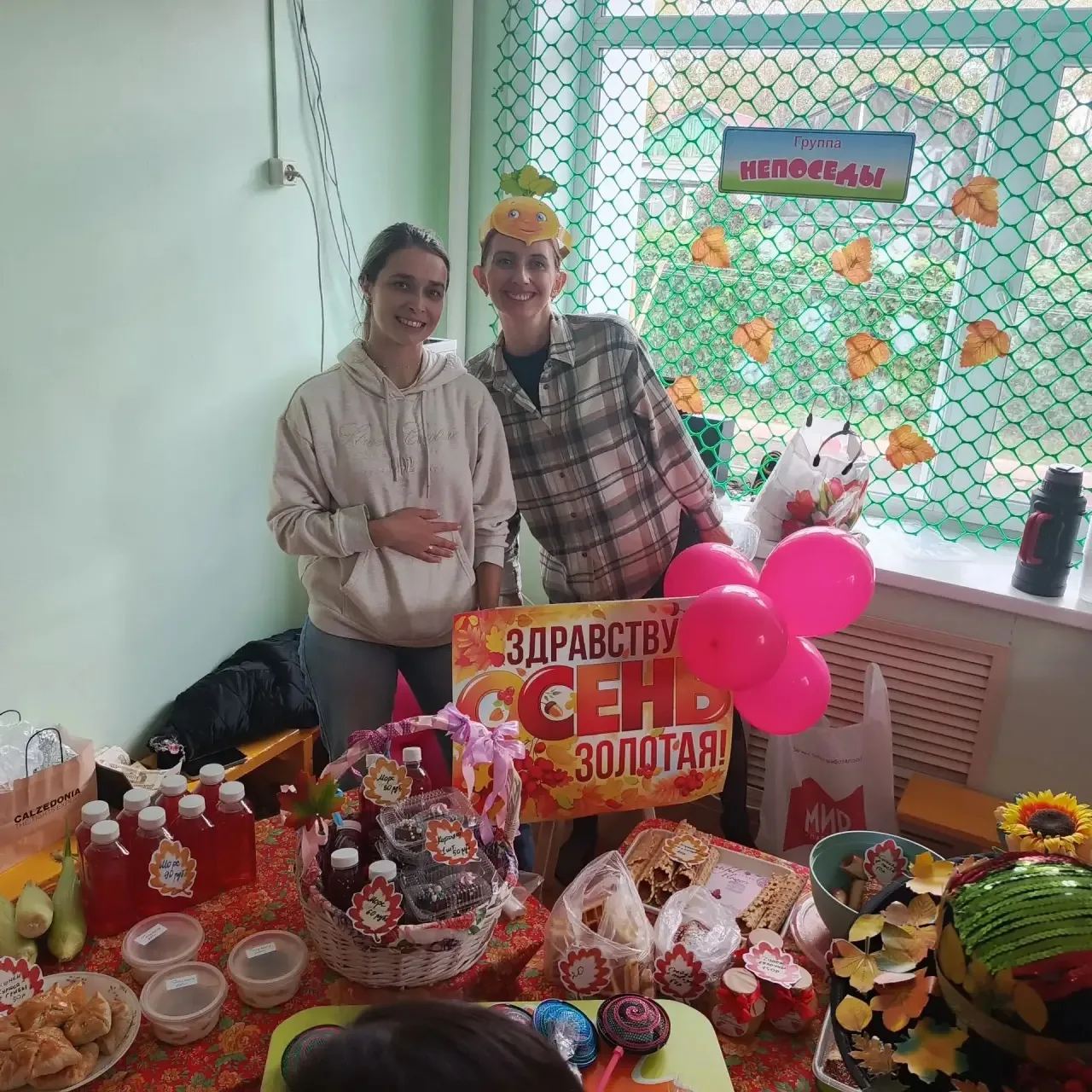 После Парада шляп праздник не закончился и все участники были приглашены на традиционну...