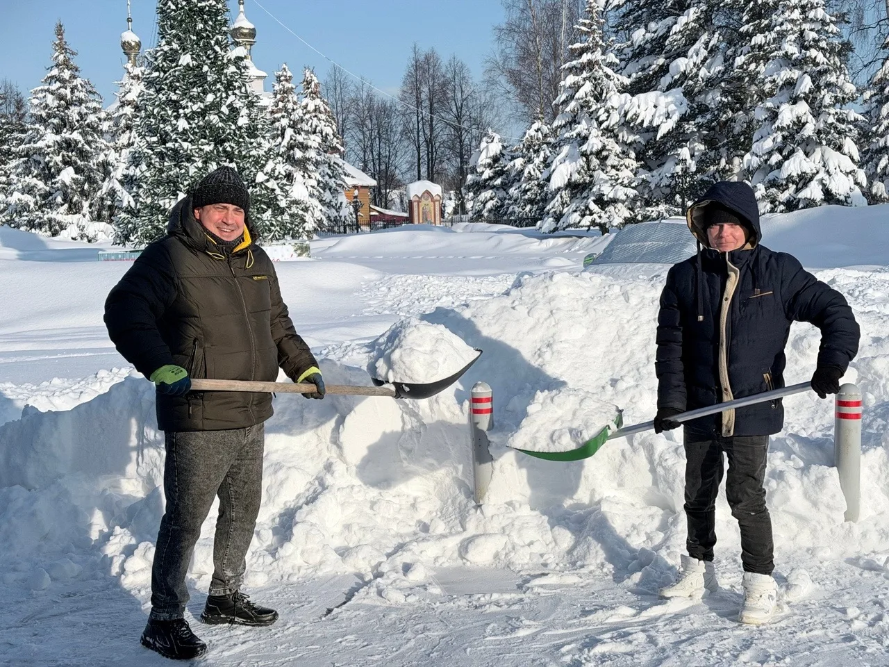 Работники культуры борются со стихией 🌨️❄️