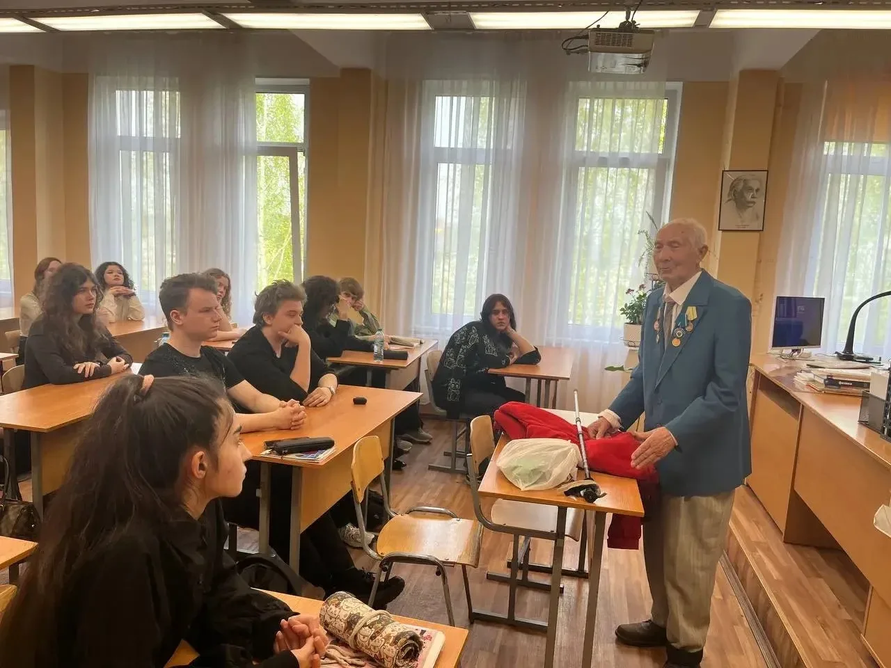 Урок истории, который не найти в учебниках: визит Николая Васильевича Спиридонова в нашу школу!  Сег