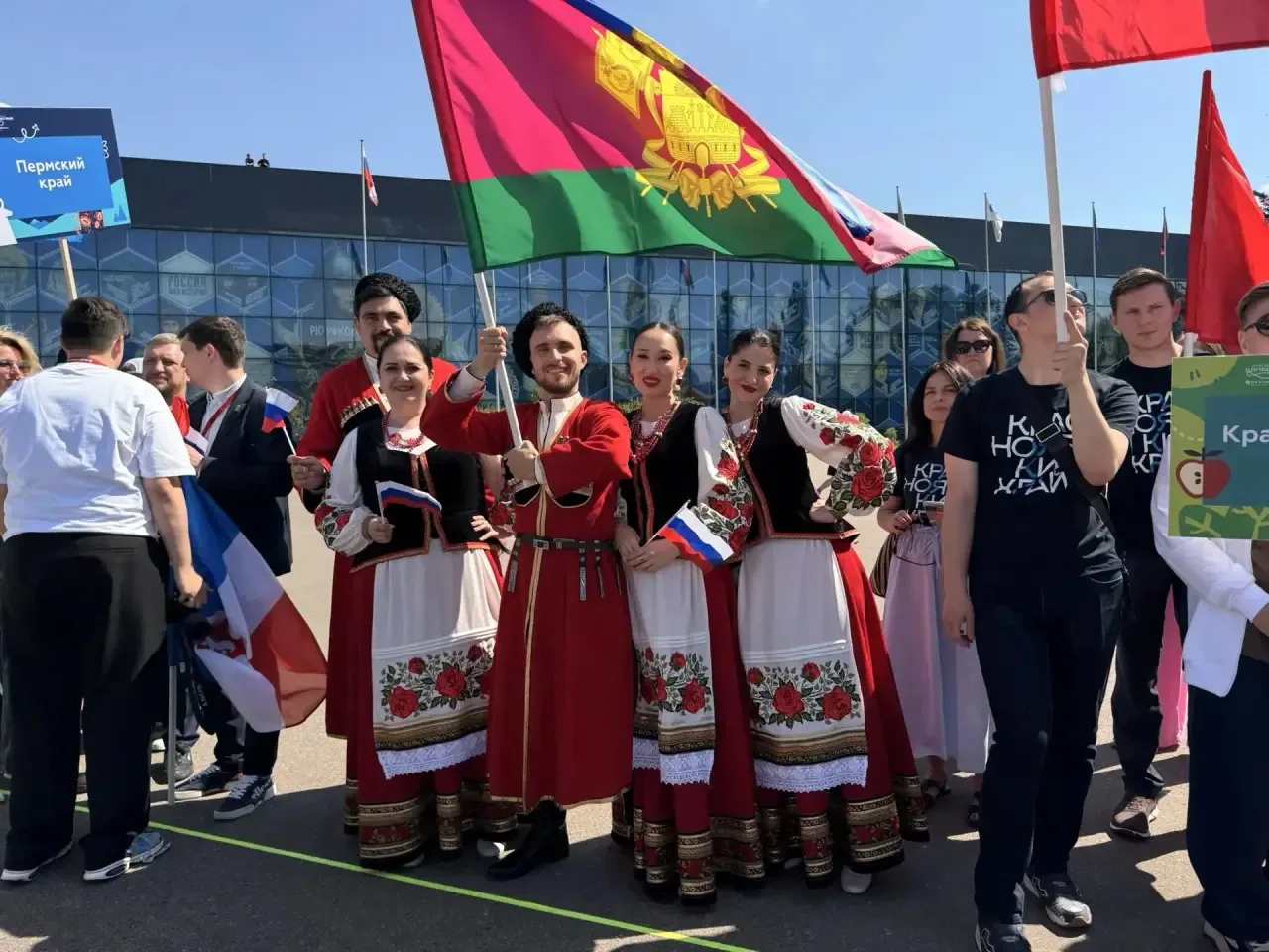 НАРОДНЫЙ АНСАМБЛЬ КАЗАЧЬЕЙ ПЕСНИ «СЛАВИЦА» В МОСКВЕ!

🥳С 10 ПО 14 ИЮНЯ Народный ансамбль казачьей п