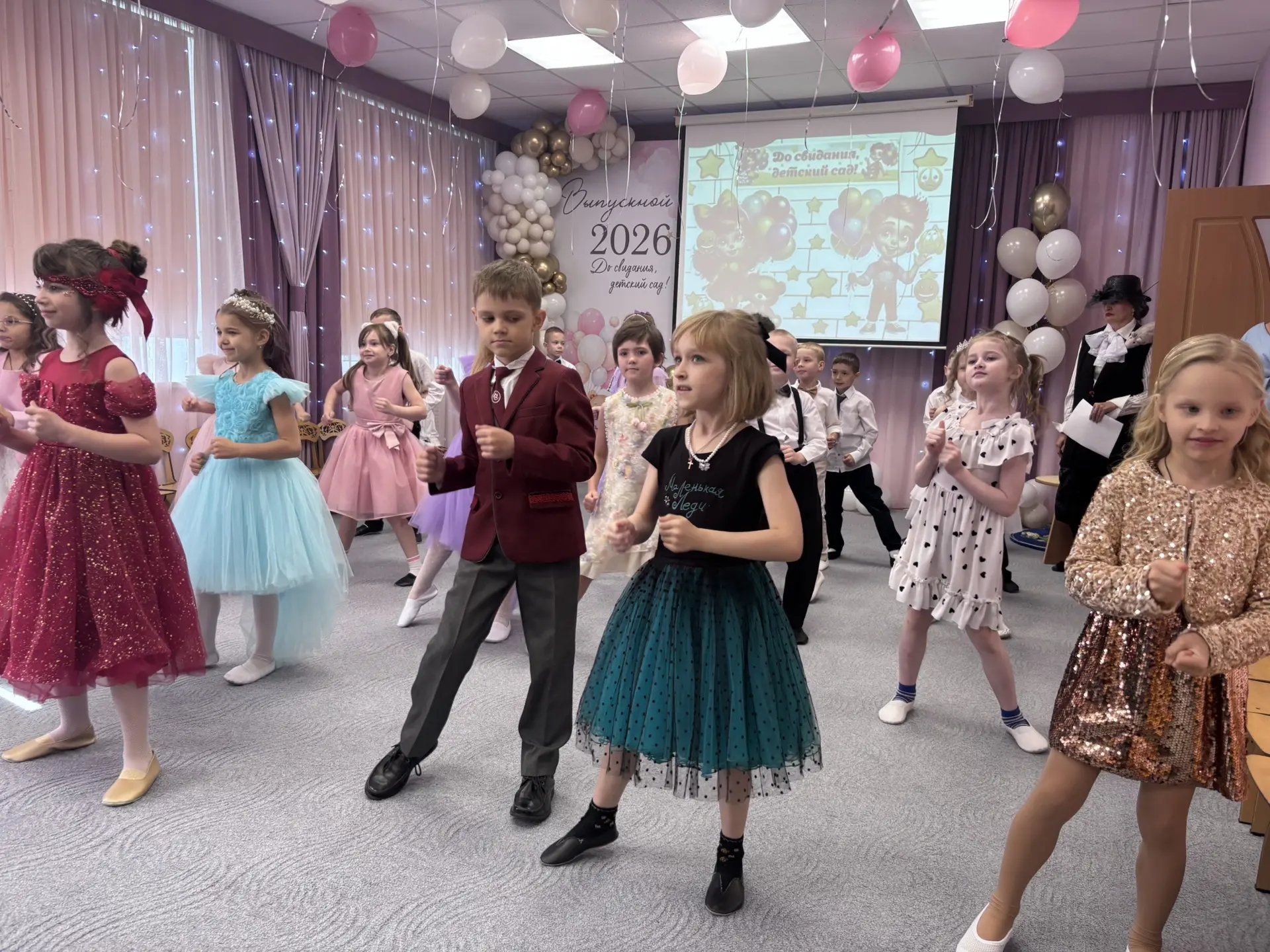 🎉✨ Выпускной бал дошкольников: волшебный момент прощания с детством! ✨🎉