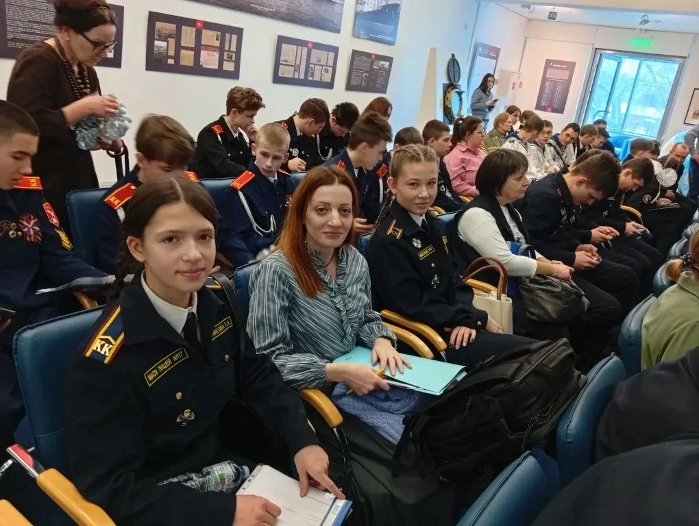 В День российского кадетства большая и сильная группа кадет 8-11 классов нашего лицея приняла участи
